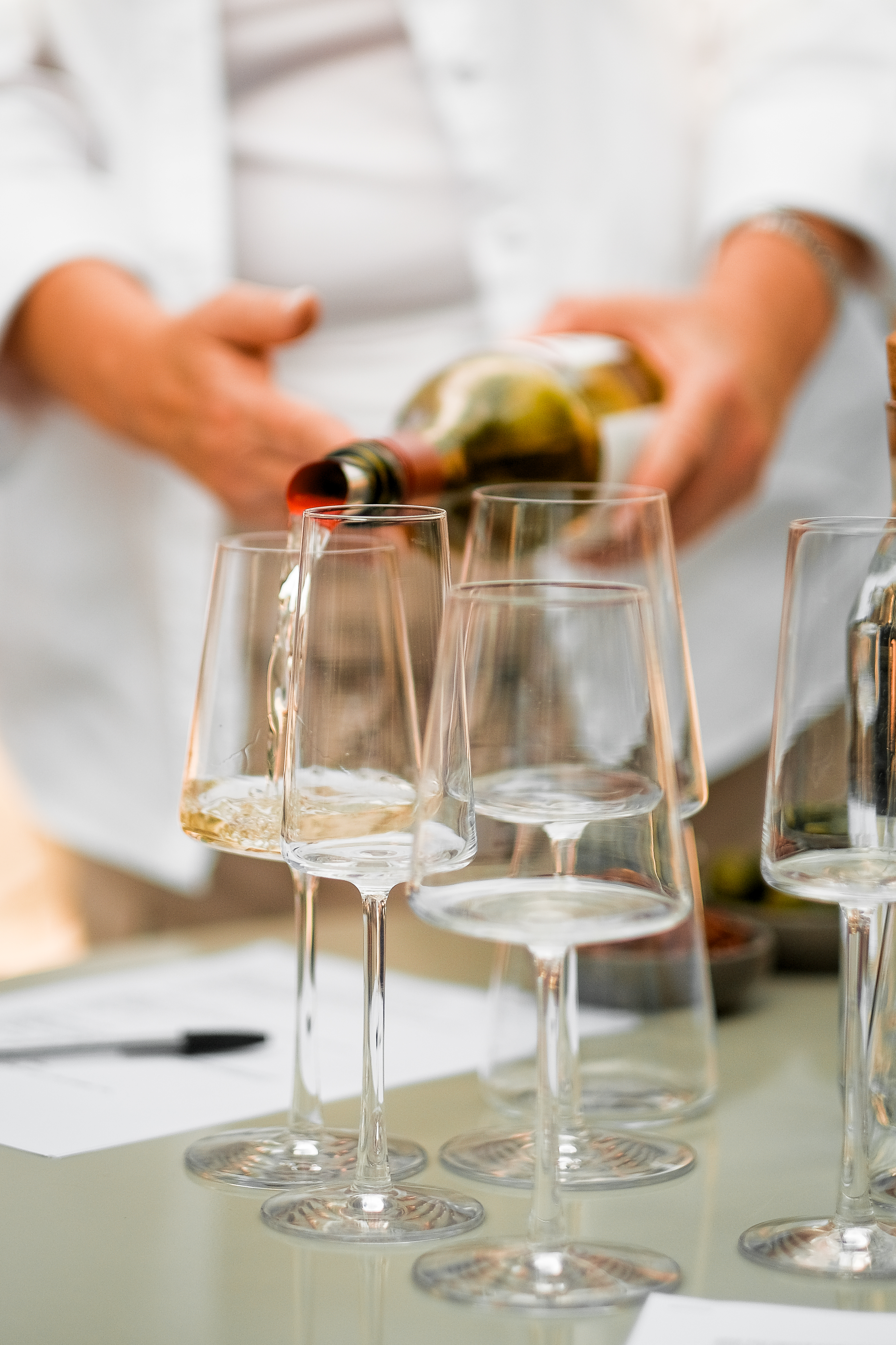 wine tasting pouring